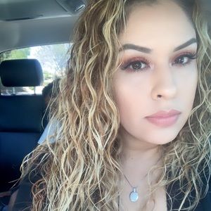 Meet your Posher, Edith